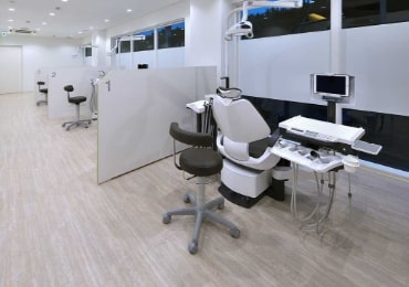 一般治療からメンテナンスまで矯正治療をトータルサポート